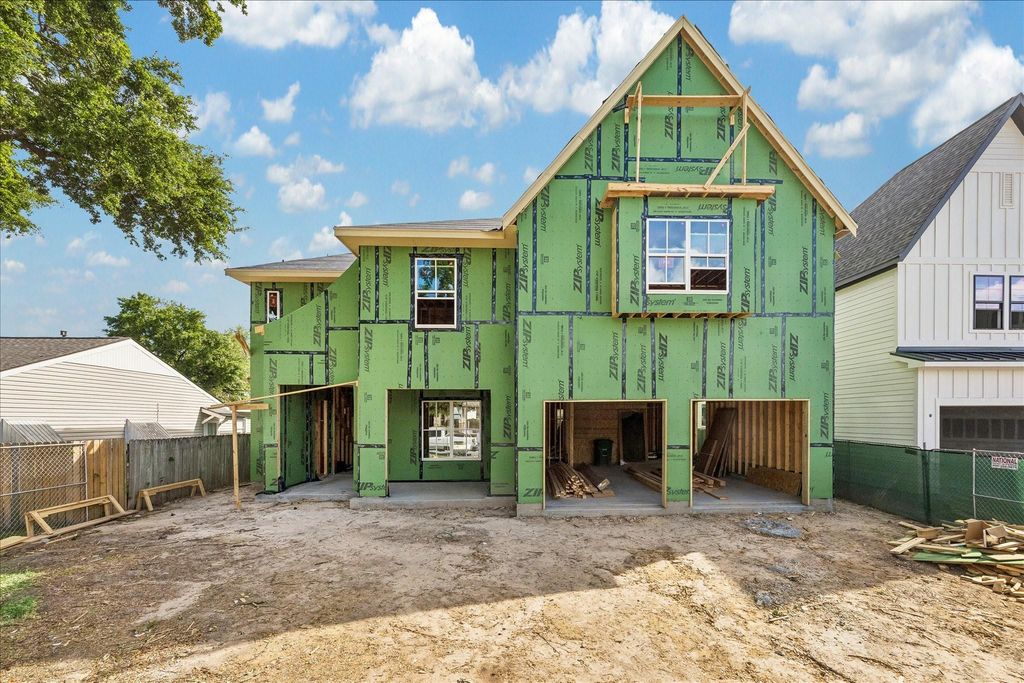 1335 Gardenia Drive, Houston, TX 77018