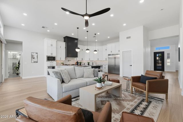 6951 E MILAGRO Avenue, Mesa, AZ 85209