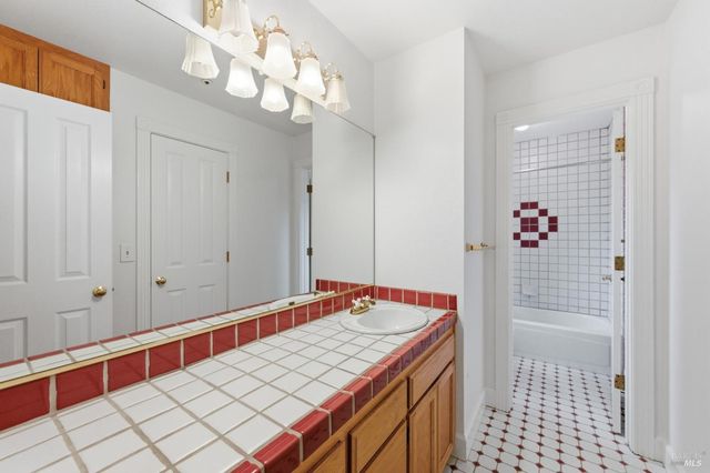 1347 Calistoga Ave, Napa, CA 94559