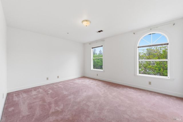 1347 Calistoga Ave, Napa, CA 94559