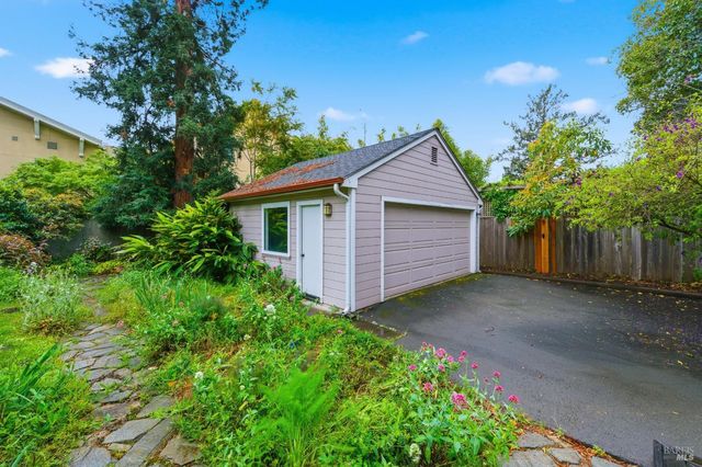 1347 Calistoga Ave, Napa, CA 94559