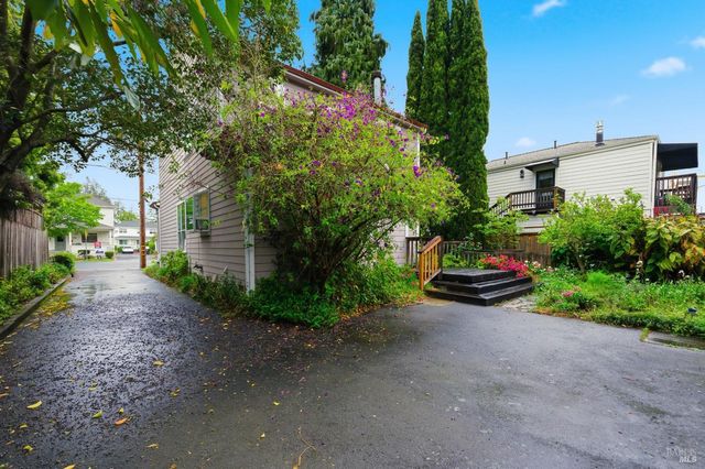 1347 Calistoga Ave, Napa, CA 94559