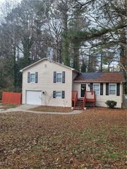 2395 FAIRWAY CIRCLE SW, Atlanta, GA 30313