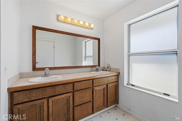 1633 New Long Valley Road, Clearlake Oaks, CA 95423