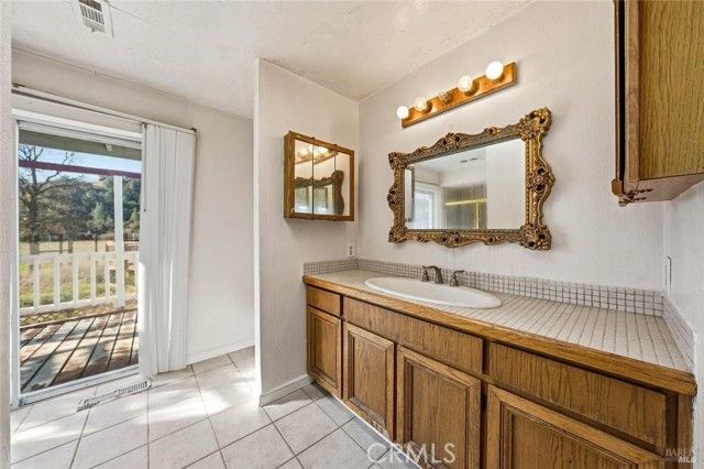 1633 New Long Valley Road, Clearlake Oaks, CA 95423