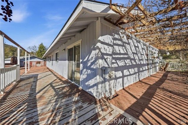 1633 New Long Valley Road, Clearlake Oaks, CA 95423