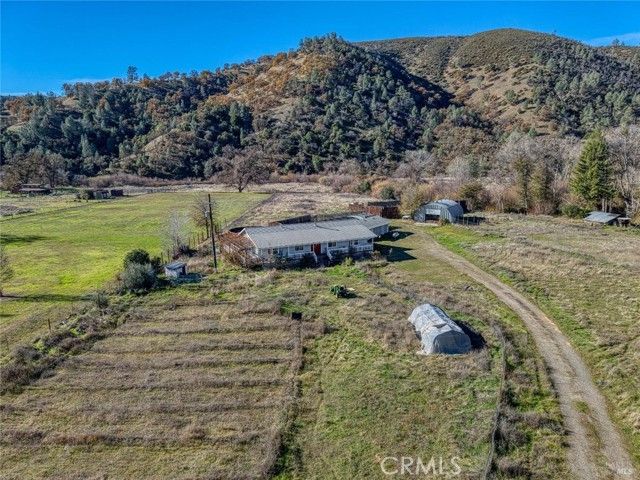 1633 New Long Valley Road, Clearlake Oaks, CA 95423