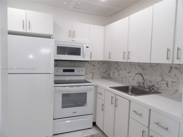 77 Preston B 77, Boca Raton, FL 33434