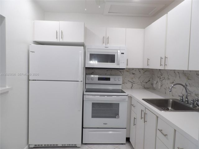 77 Preston B 77, Boca Raton, FL 33434
