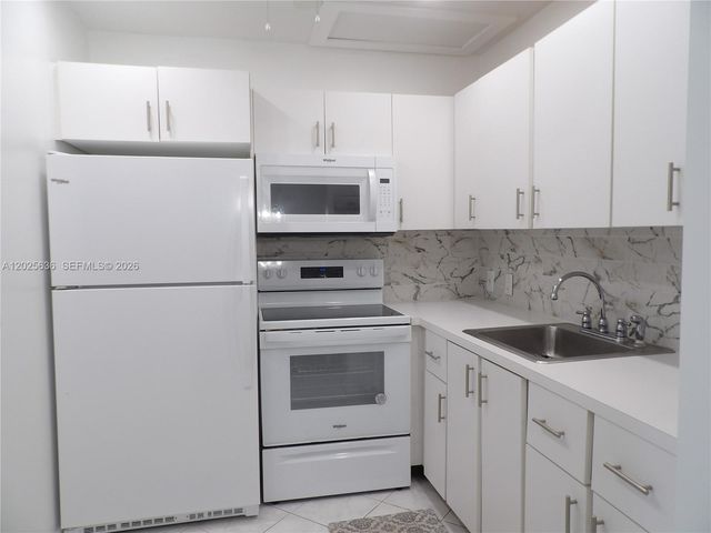 77 Preston B 77, Boca Raton, FL 33434