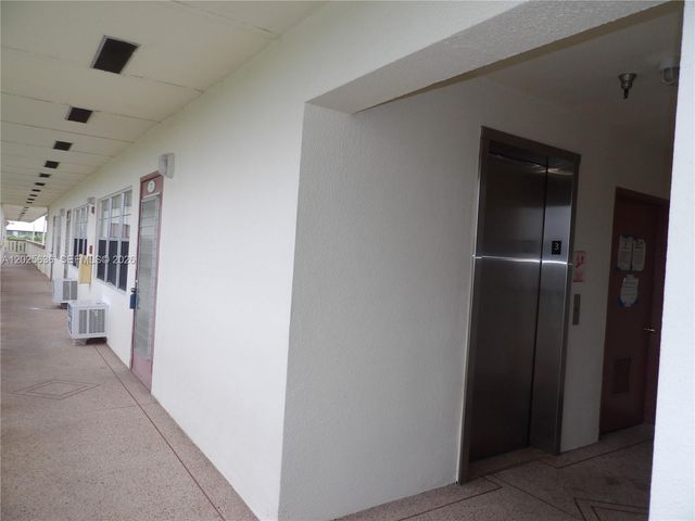 77 Preston B 77, Boca Raton, FL 33434