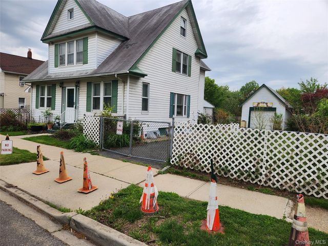 34 Oakland Street, Hempstead, NY 11550
