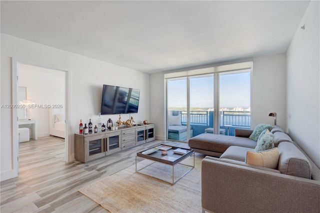 90 Alton Rd 2010, Miami Beach, FL 33139