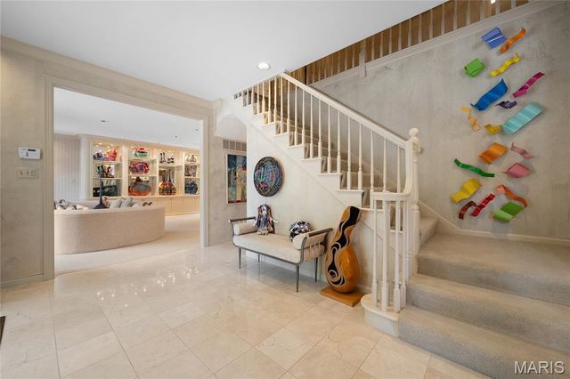 233 Brooktrail Court, Creve Coeur, MO 63141