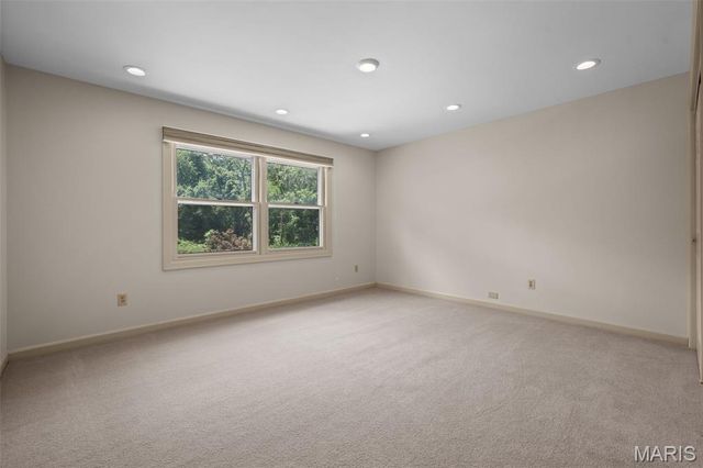 233 Brooktrail Court, Creve Coeur, MO 63141