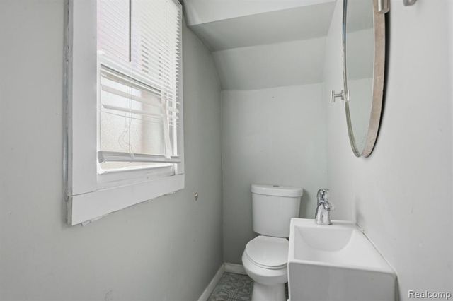 16176 Ohio Street, Detroit, MI 48221