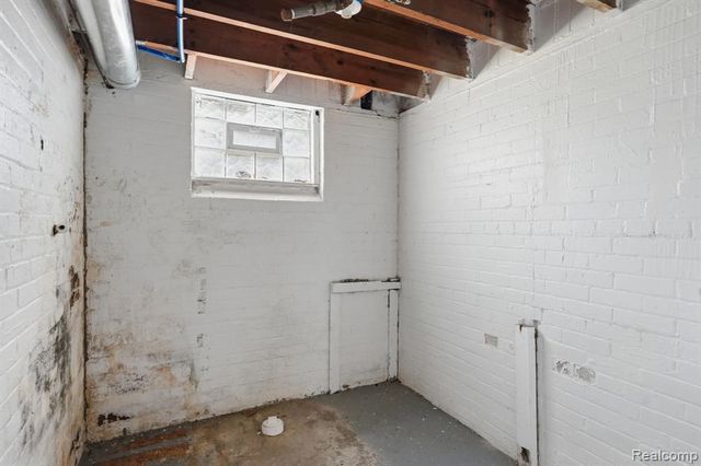 16176 Ohio Street, Detroit, MI 48221