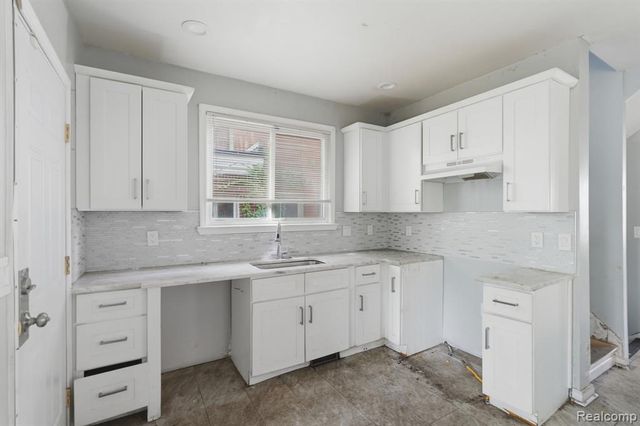 16176 Ohio Street, Detroit, MI 48221