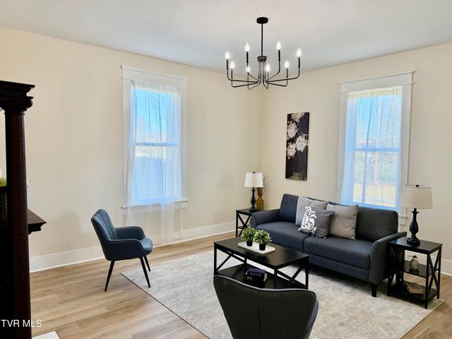 908 Weaver Pike, Bristol, TN 37620