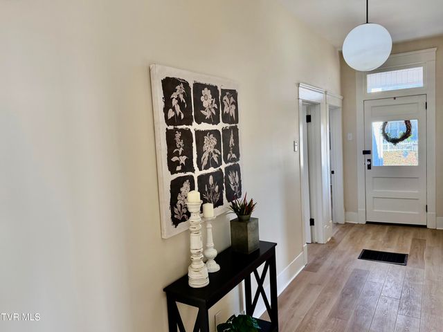 908 Weaver Pike, Bristol, TN 37620