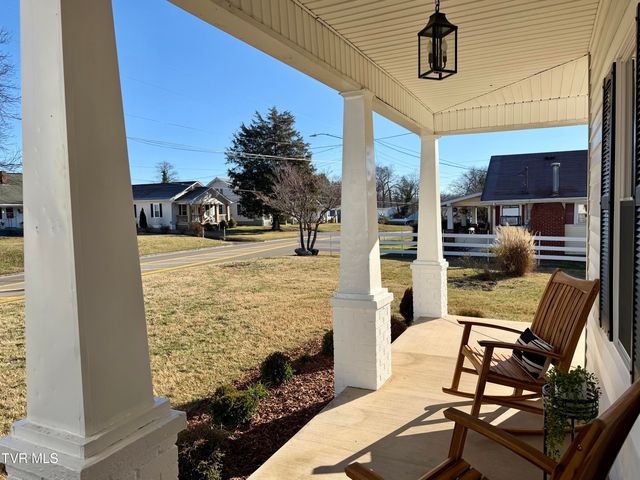 908 Weaver Pike, Bristol, TN 37620