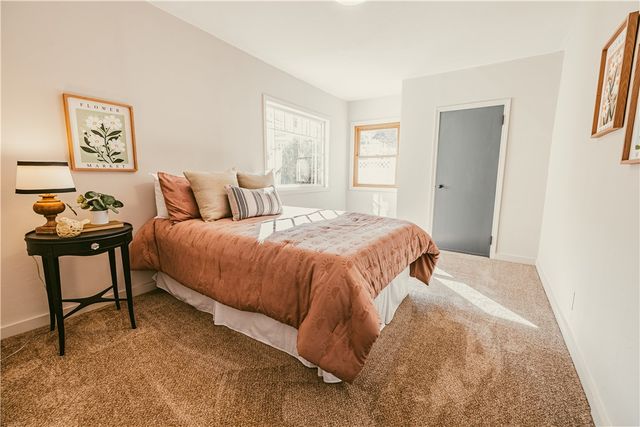 44 Maplehurst Road, Irondequoit, NY 14617