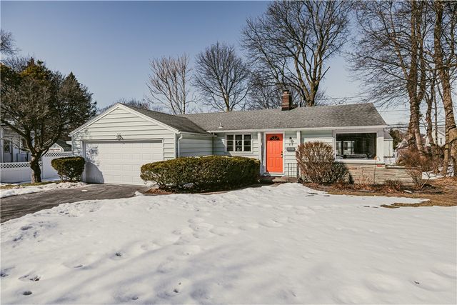 44 Maplehurst Road, Irondequoit, NY 14617