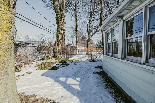 44 Maplehurst Road, Irondequoit, NY 14617