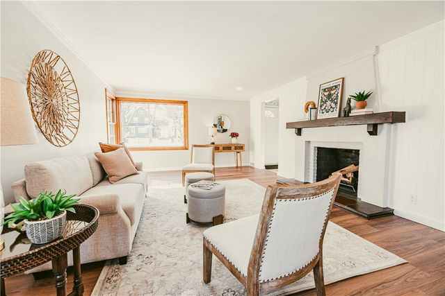 44 Maplehurst Road, Irondequoit, NY 14617