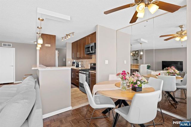 277 Prospect Avenue 18B, Hackensack, NJ 07601