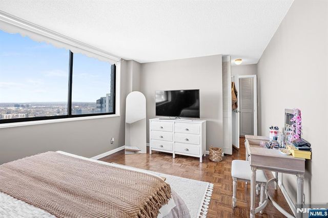 277 Prospect Avenue 18B, Hackensack, NJ 07601