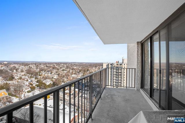 277 Prospect Avenue 18B, Hackensack, NJ 07601