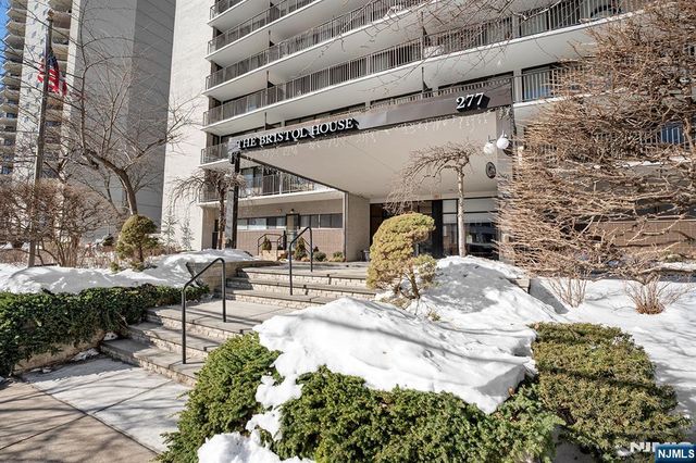 277 Prospect Avenue 18B, Hackensack, NJ 07601