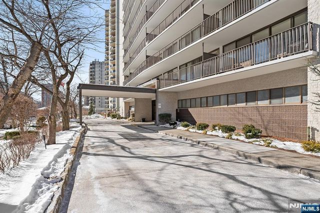 277 Prospect Avenue 18B, Hackensack, NJ 07601