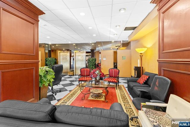 277 Prospect Avenue 18B, Hackensack, NJ 07601