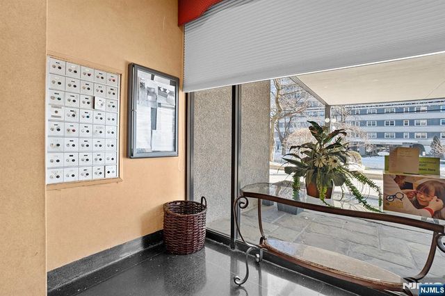 277 Prospect Avenue 18B, Hackensack, NJ 07601