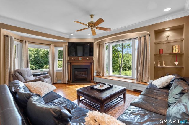 22 Buckskin Lane, Oxford, CT 06478