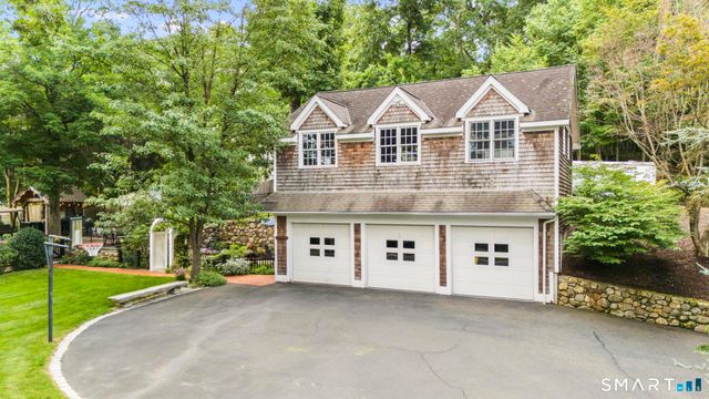 22 Buckskin Lane, Oxford, CT 06478
