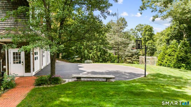 22 Buckskin Lane, Oxford, CT 06478