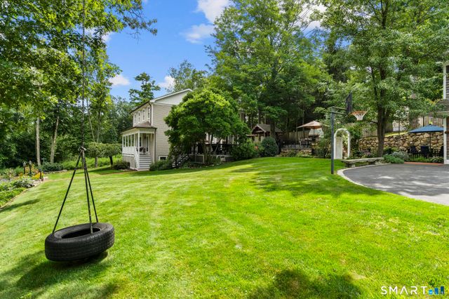 22 Buckskin Lane, Oxford, CT 06478