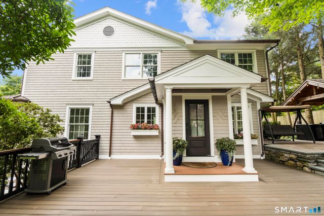 22 Buckskin Lane, Oxford, CT 06478