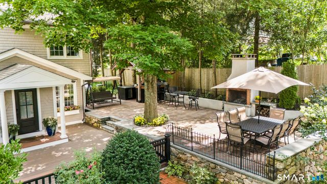 22 Buckskin Lane, Oxford, CT 06478