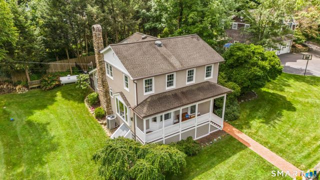 22 Buckskin Lane, Oxford, CT 06478