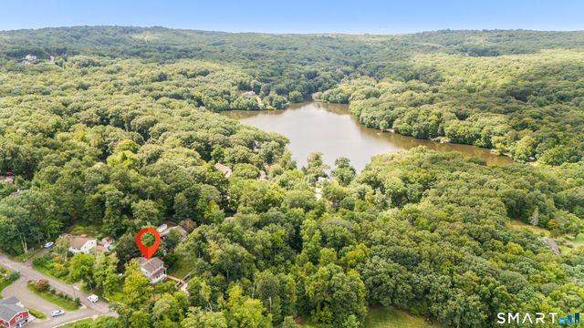 22 Buckskin Lane, Oxford, CT 06478