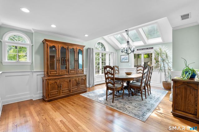 22 Buckskin Lane, Oxford, CT 06478