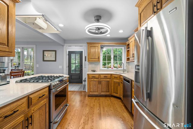 22 Buckskin Lane, Oxford, CT 06478