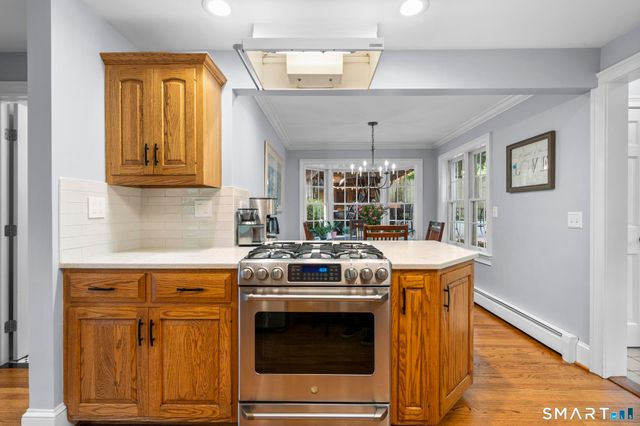 22 Buckskin Lane, Oxford, CT 06478