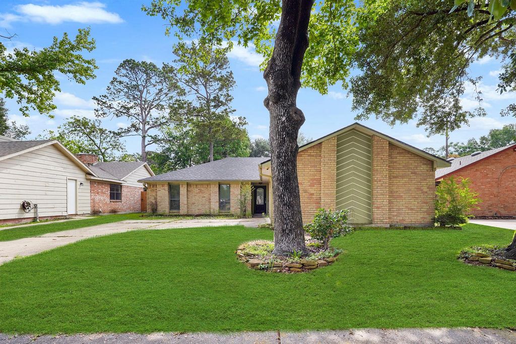 20114 Foxchester Lane, Humble, TX 77338