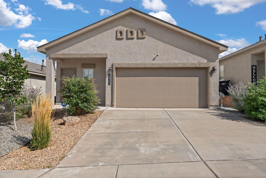 4823 MOUNT SALAS Street NE, Rio Rancho, NM 87144