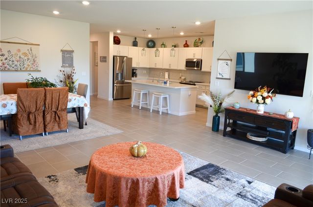 5519 Eleganza Avenue, Pahrump, NV 89061